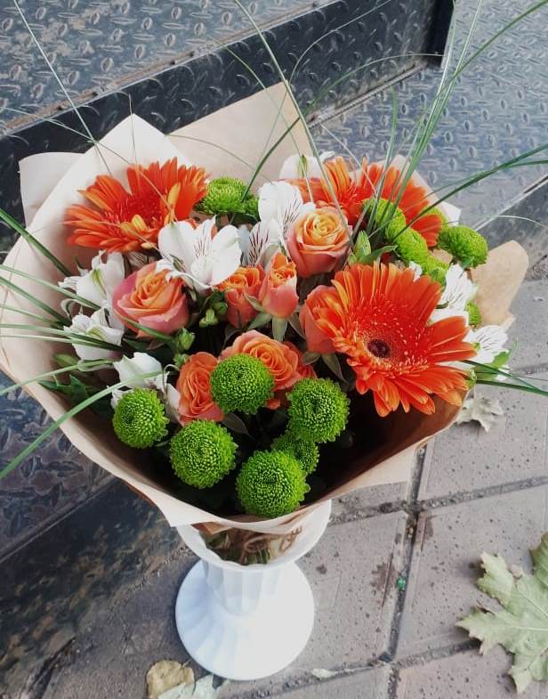 Букет цветов из: Герберы, Хризантемы, Альстромерии и Розы в Кармаскалы