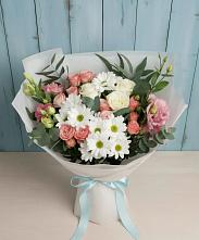 Букет цветов из:  Розы, Лизиантусы и Хризантемы в Кармаскалы
