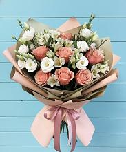 Букет цветов из:  Розы, Альстромерии и Лизиантусы в Кармаскалы