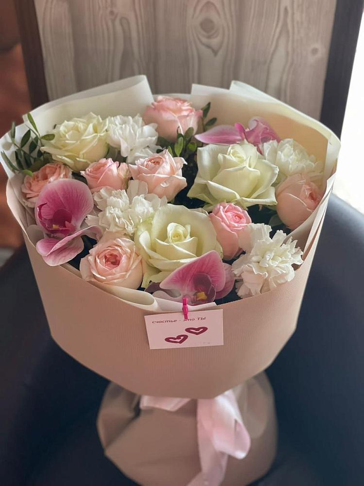 Букет цветов из: Орхидеи, Розы и Гвоздики в Кармаскалы