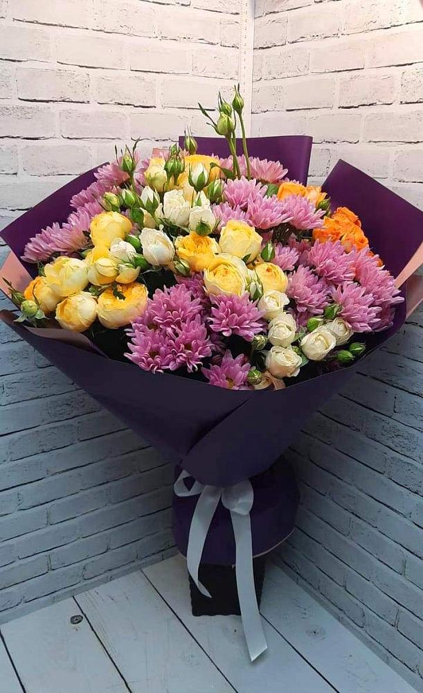 Букет цветов из: Хризантемы и Розы в Кармаскалы