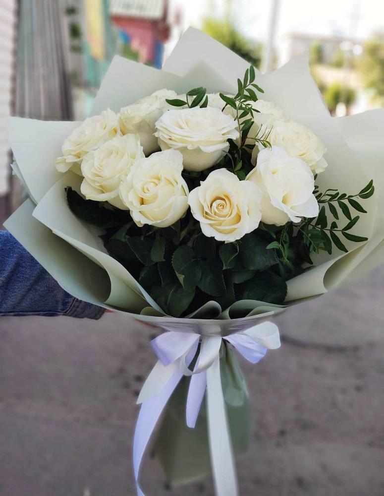 Букет Белые розы Проуд в Кармаскалы