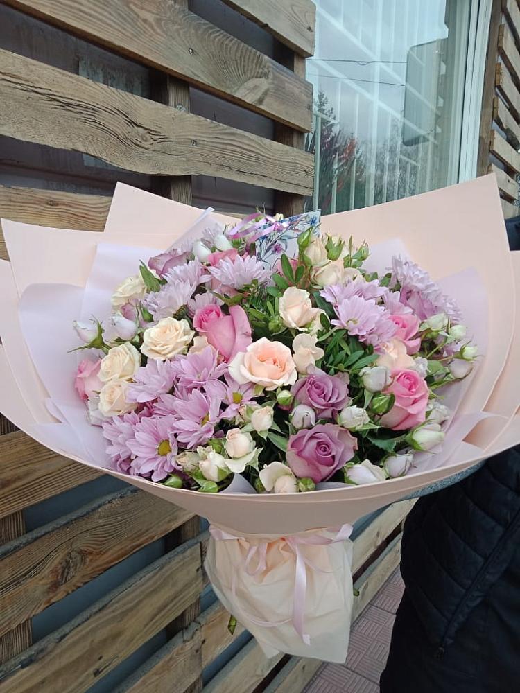 Букет цветов из: Розы и Хризантемы в Кармаскалы