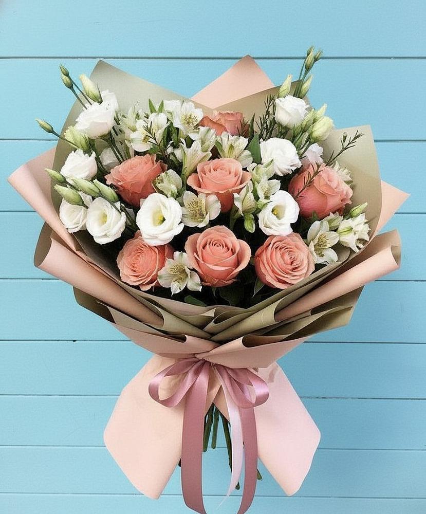 Букет цветов из: Розы, Альстромерии и Лизиантусы в Кармаскалы