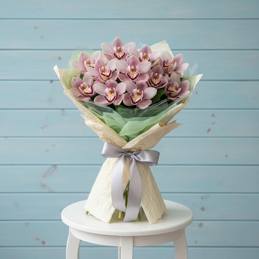 Букет цветов из: Орхидеи и Розы в Кармаскалы