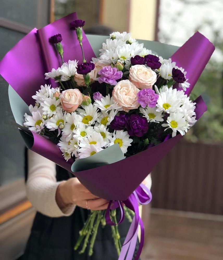 Букет цветов из: Хризантемы, Гвоздики и Розы в Кармаскалы