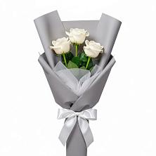 Букет 3 белые розы в Кармаскалы
