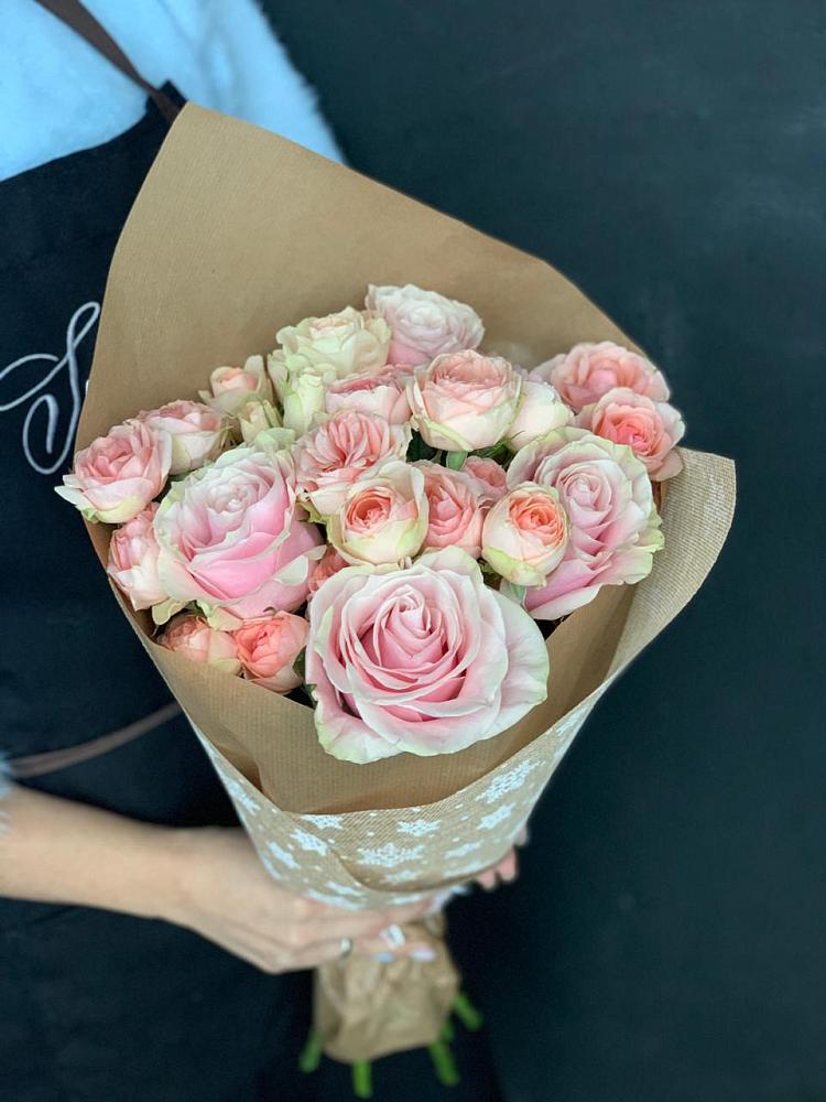 Букет цветов из: Хризантемы и Розы в Кармаскалы