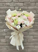 Букет цветов из:  Гвоздики, Розы, Лизиантусы и Хризантемы #REPLACE_PRED# Кармаскалы