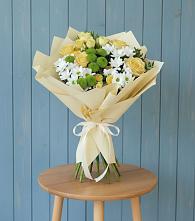 Букет цветов из:  Хризантемы и Розы в Кармаскалы