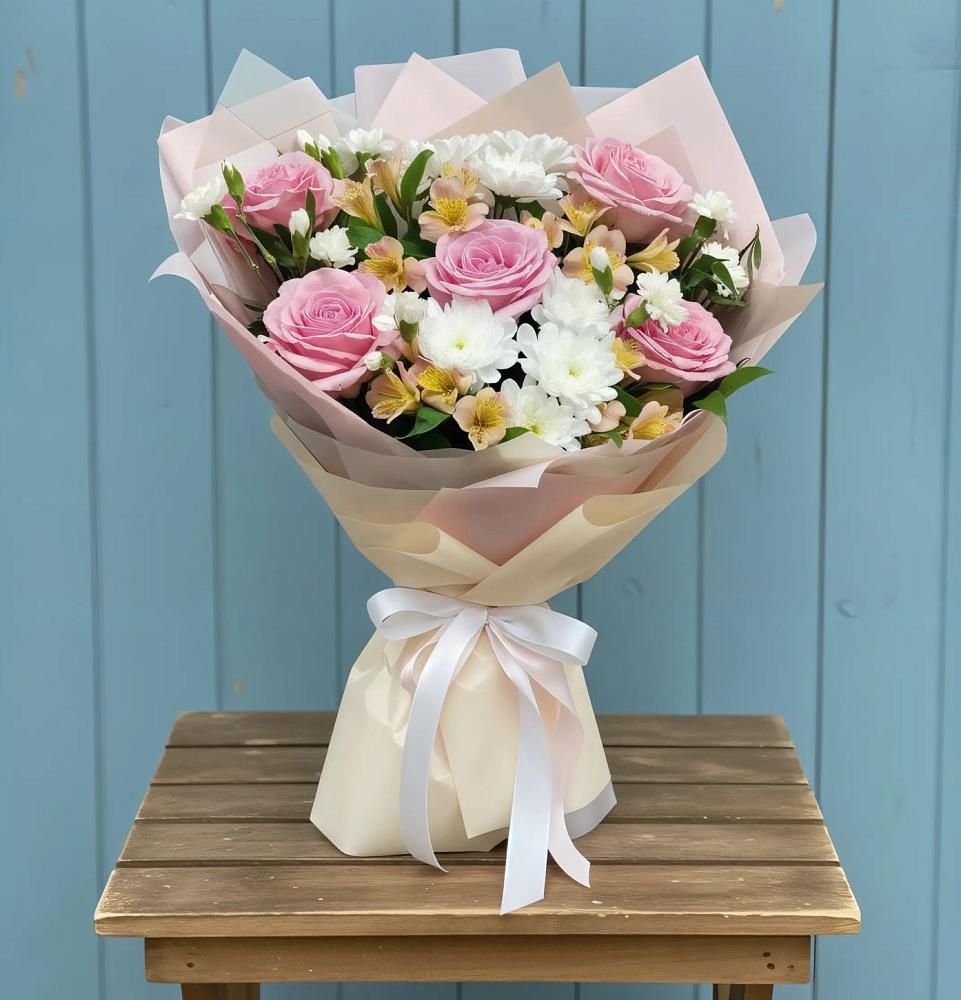 Букет цветов из: Гвоздики, Орхидеи и Розы в Кармаскалы