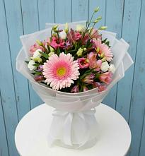 Букет цветов из:  Герберы, Альстромерии и Лизиантусы в Кармаскалы
