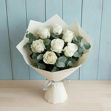 Букет Белые розы в Эвкалипте в Кармаскалы