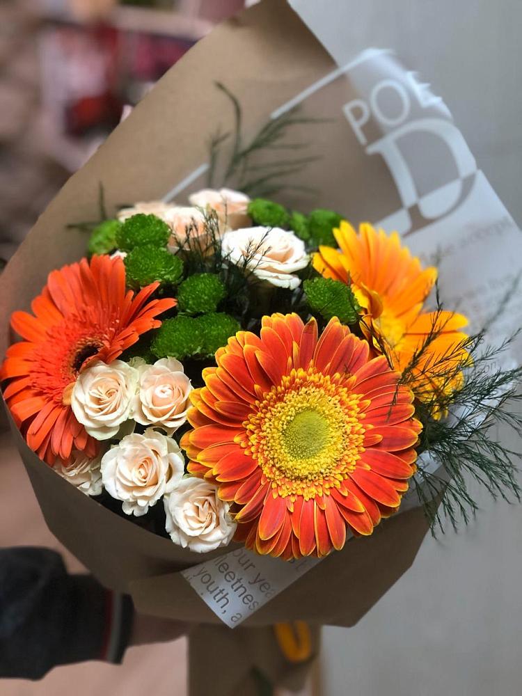 Букет цветов из: Герберы, Хризантемы и Розы в Кармаскалы