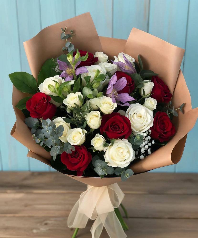 Букет цветов из: Розы и Альстромерии в Кармаскалы