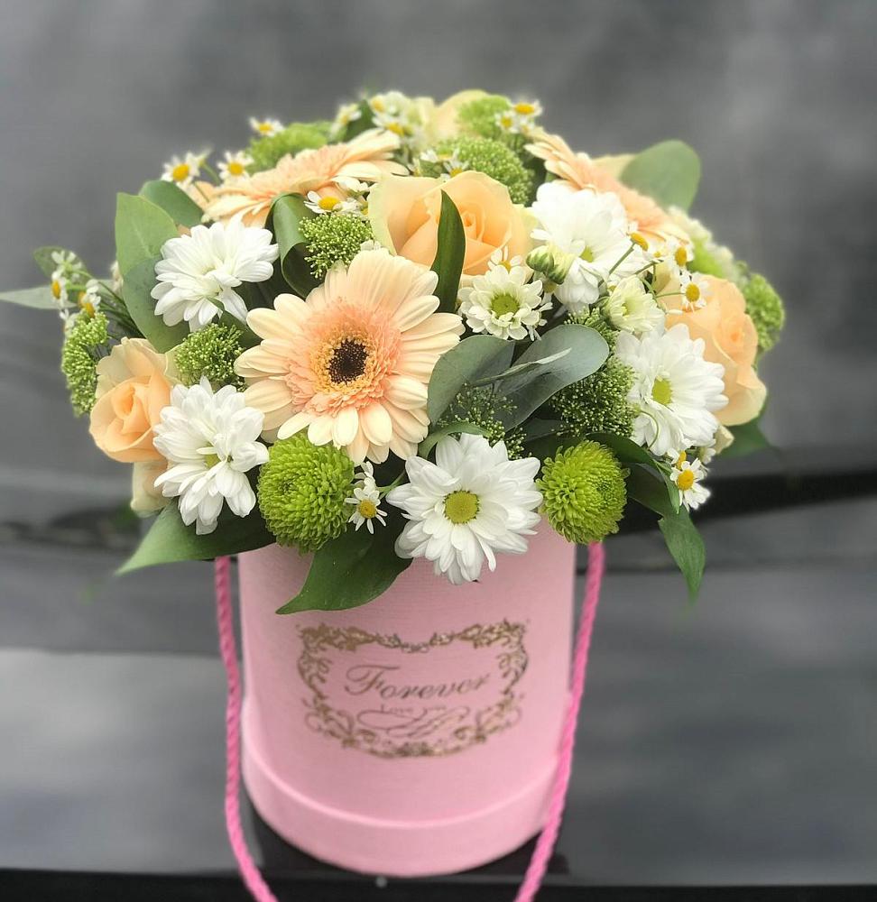 Цветочная композиция из Розы, Герберы и Хризантемы в шляпной коробке в Кармаскалы