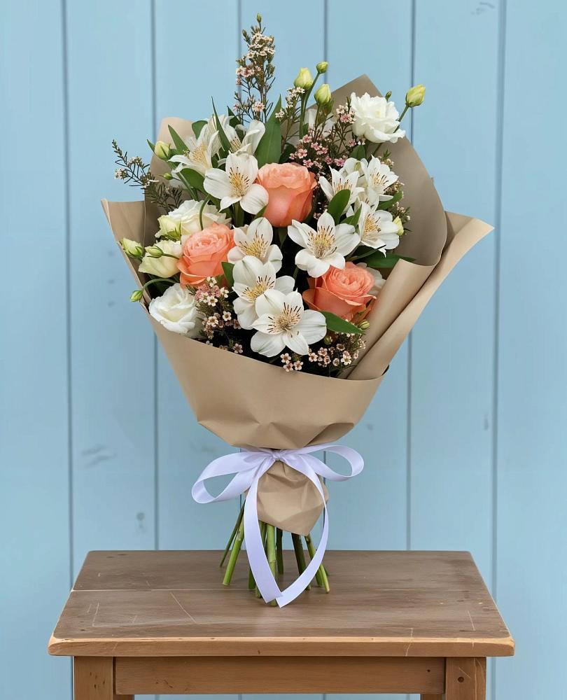 Букет цветов из: Альстромерии, Лизиантусы, Розы и Хризантемы в Кармаскалы